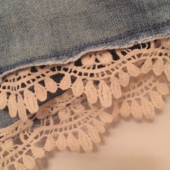 Roxy lace edge low rise jean shorts size 1 - Picture 4 of 12